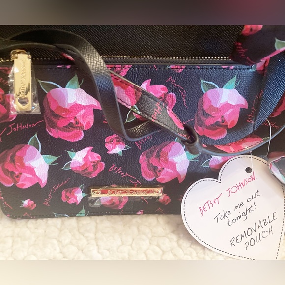 Betsey Johnson XO Zaria Tote w/ Wristlet and Scarf - Picture 8 of 10